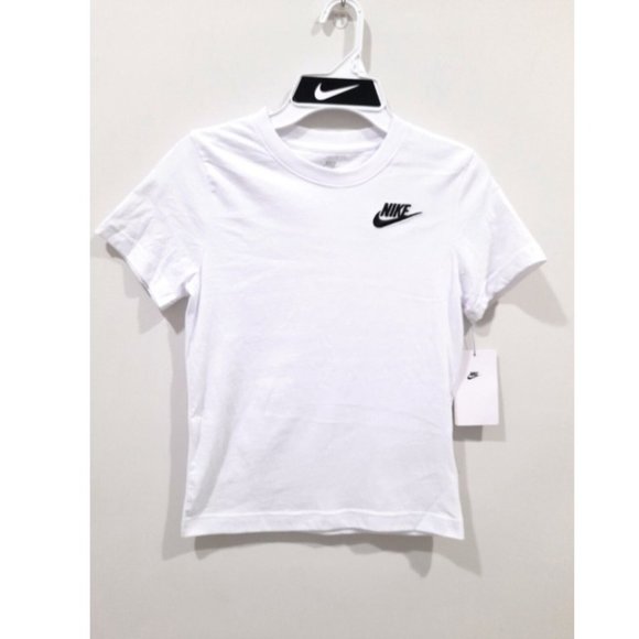 NIKE Sportswear Club Embroidered Futura T-Shirt Tee Top White - Picture 4 of 4